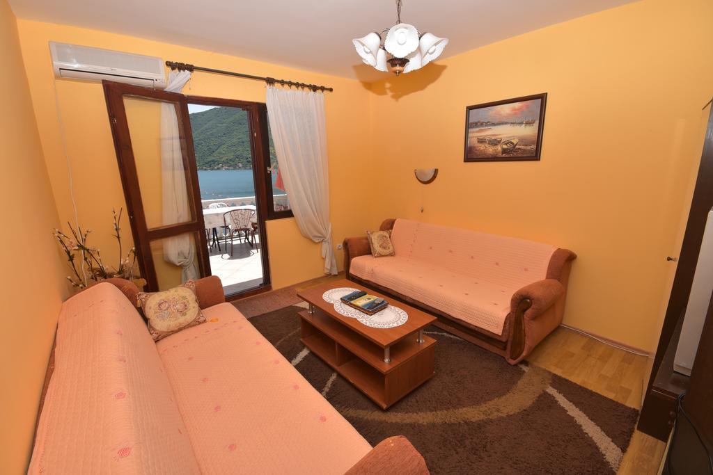Apartments Biga Donji Morinj Rom bilde